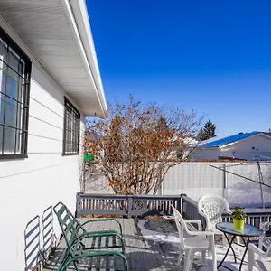 Beautiful 5 Bdrm Ac Home, Pool, Yard, Wifi, Fireplace, Parking, Transit, Town Centre - Sleeps 10 Edmonton